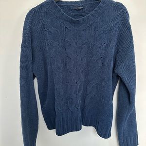 American Eagle Outfitter Plush Cable-knit Sweater. Size M.